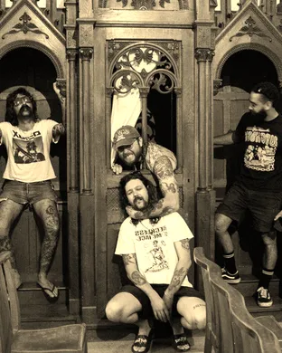 Amyl and The Sniffers