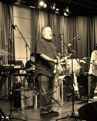 Los Lobos King Of Prussia